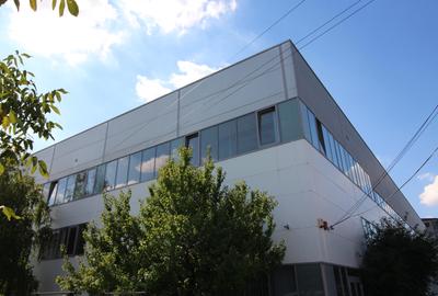 2 birouri de 36 și 34 de mp în clădire de birouri clasa A, an 2009, 2 parcări - 8