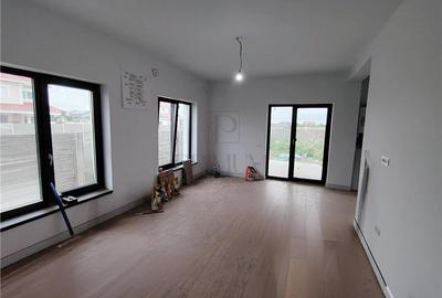 DUPLEX LA ASFALT - FOARTE SPATIOS - 4 DORMITOARE - 3