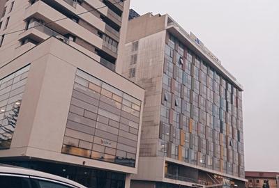 Apartament cu 2 camere semidecomandat, mobilat în Ultracentral