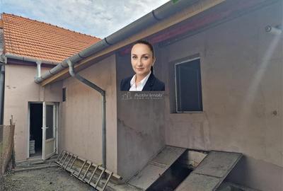 Casă individuală cu 6 camere în Muncitoresc