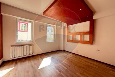 De Vânzare Apartament cu 2 camere,53 mp,  etaj 1,  Bloc Nou- Rogerius - 6