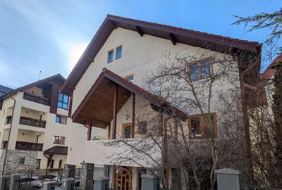 Casă cu 7 camere în Castelul Peleș