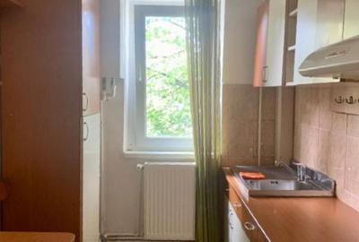 Apartament cu 2 camere semidecomandat, mobilat în Păcurari