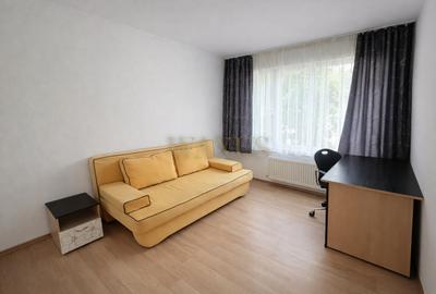 Apartament cu 3 camere semidecomandat, mobilat în Bună Ziua