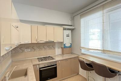 Proprietar, 2 camere decomandat, 10-12 min pe jos de metrou (950m), loc parcare - 10