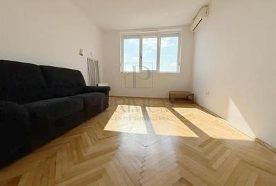 Apartament cu 3 camere semidecomandat în Olimpia-Stadion
