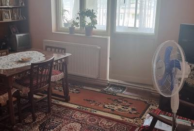 Apartament 3 camere de vanzare, zona Nord - Piață, decomandat, 84 mp - 2
