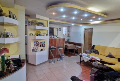 Casă individuală cu 4 camere în Romanești