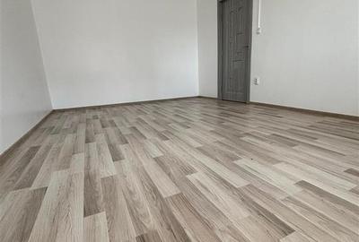 Apartament cu 2 camere decomandat în Mircea cel Bătrân