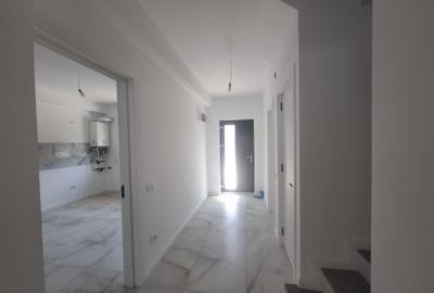 ​Vilă modernă de mijloc, finalizată la cheie | P+E+M | Curte proprie 130 mp - 6