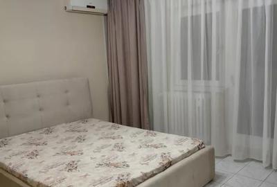Apartament cu 3 camere decomandat, mobilat în Nerva Traian