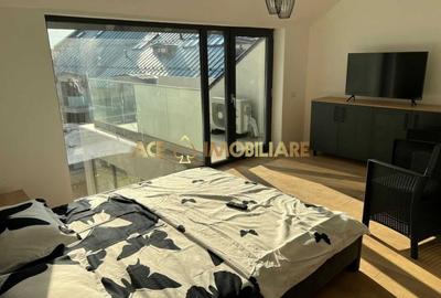 Apartament cu 2 camere semidecomandat, mobilat în Unirii