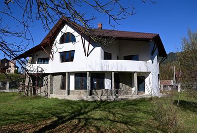 CASĂ DE VÂNZARE ÎN CÂMPULUNG MOLDOVENESC | BUCOVINA | 310 MP - 1