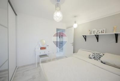 De vânzare apartament cu 3 camere în Oradea,  zona Decebal - 11