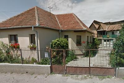 Casă individuală cu 3 camere în Central