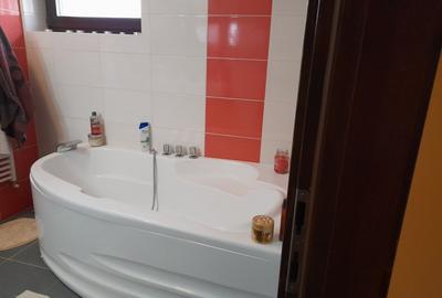 De vanzare casa cu 5 camere, Sangeorgiu de Mures, Cartierul Rozelor - 9