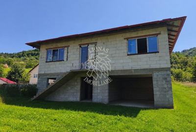 Casa 4 camere 220 mp-teren 7 ari-garaj-terasa 28 mp-Poiana Ilvei - 1