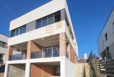 Duplex cu 4 camere în Iris