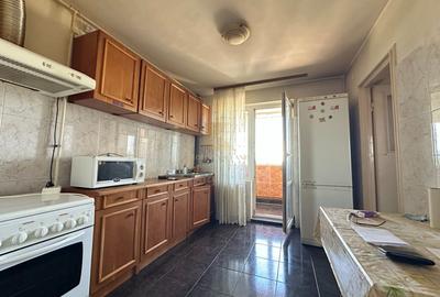 Apartament de 3 camere, pretabil birouri sau locuinta, etaj 7, Saturn - 11