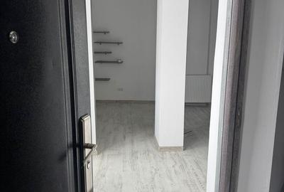 Studio de vanzare Piata Romana - 10