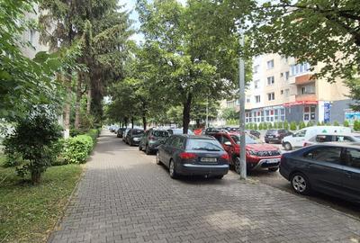 De vanzare ap.3 camere , cart. Tudor- str. Cutezantei - 4