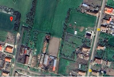 Teren 4.650 mp, intravilan, cu front de 42 ml. - 3