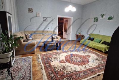 Apartament cu 2 camere semidecomandat, mobilat în Central