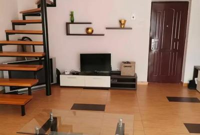 Apartament cu 3 camere semidecomandat, mobilat în Florești