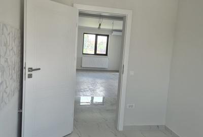 Spre vânzare apartament spatios, cu 2 camere, decomandat, bloc nou, etajul 2 - 6