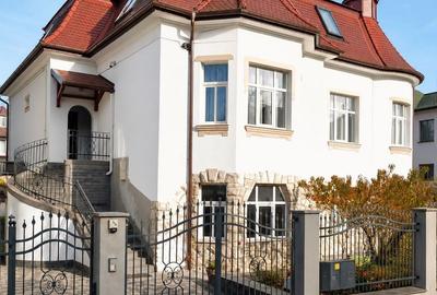 Apartament cu 2 camere semidecomandat, mobilat în Ultracentral
