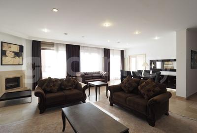 Penthouse cu 5 camere decomandat, mobilat în Șoseaua Nordului