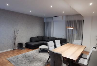 Apartament cu 3 camere decomandat în P-ța Romană