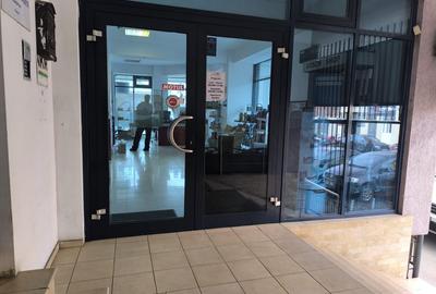 CENTRU ATELIERELOR(cod03) -Spatiu comercial cu suprafata vitrata mare - 17