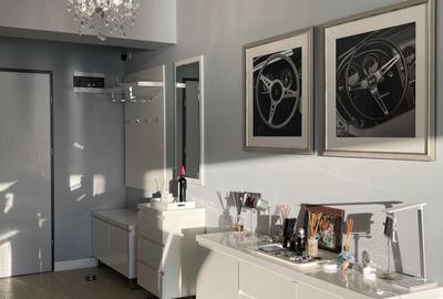 Statiunea Mamaia--Centru, apartament deosebit cu vedere frontala spre lac - 4