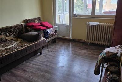 SAGULUI - ETAJ 2 - BLOC IZOLAT - 3 CAMERE - DEBARA - CENTRALA PROPRIE - CLIMA - 6