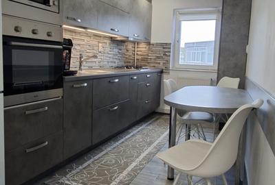 Apartament 2 camere decomandat, renovat, 55 mp – Codlea, Str. Freziei - 5
