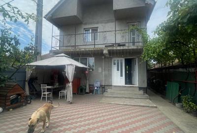 Casă individuală cu 4 camere în Romanești