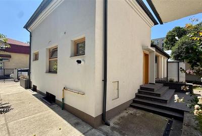 Casa de vanzare in centru - 2