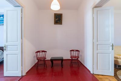 2 camere într-o casă monument istoric, strada  Maria Hagi Moscu, parter - 30
