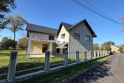 Casă cu 6 camere în Ungheni
