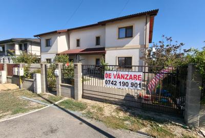 Casă cu 5 camere în Dumbrăvița