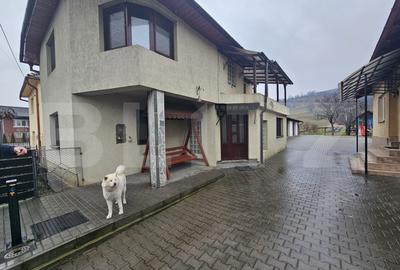 Casă individuală cu 5 camere în Năsăud