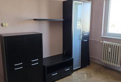 Apartament cu 2 camere decomandat în Tătărași