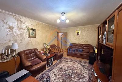 Vanzare Apartament 3 camere etaj 2 din 4 cu 2 bai, Rahova - Dunavat - 1