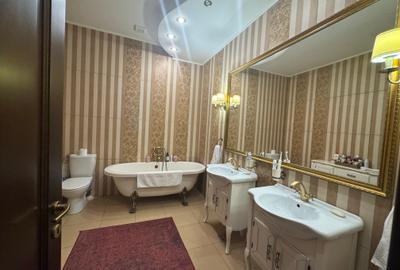 Vând apartament cu 3 camere , et 1, bd Ferdinand - 10