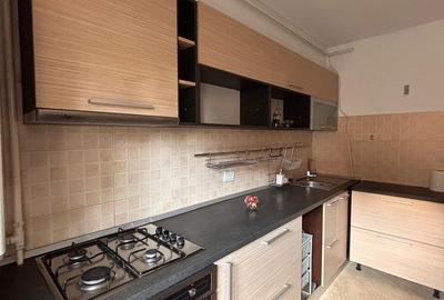 Apartament 2cam, decomandat, centrala proprie, parcare privata, metrou - 15
