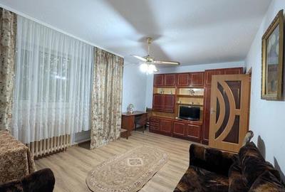 Apartament cu 3 camere decomandat în Dristor