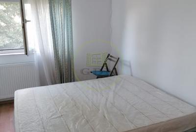 Garsonieră utilată, mobilată, str Uzinelor, după Podul CFR, tel 0749645066 - 2