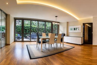 Apartament cu 5 camere decomandat, mobilat în Iancu Nicolae