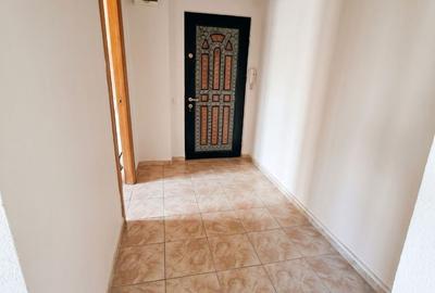 APARTAMENT 3 CAMERE BLOC REABILITAT ZONA LINISTITA GHIRLANDEI - 6
